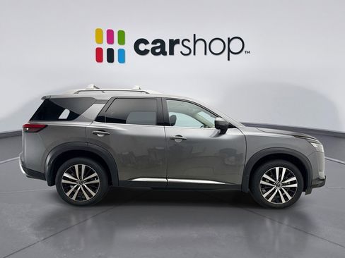 Used 2025 Nissan Pathfinder Platinum w/ Cargo Package image 6