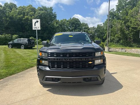 Used 2021 Chevrolet Silverado 1500 Custom AWD/4WD image 2
