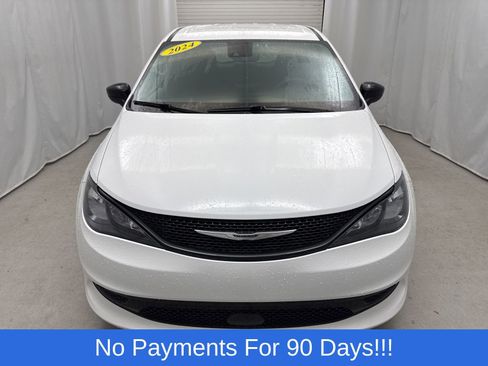 Used 2024 Chrysler Voyager LX FWD image 6
