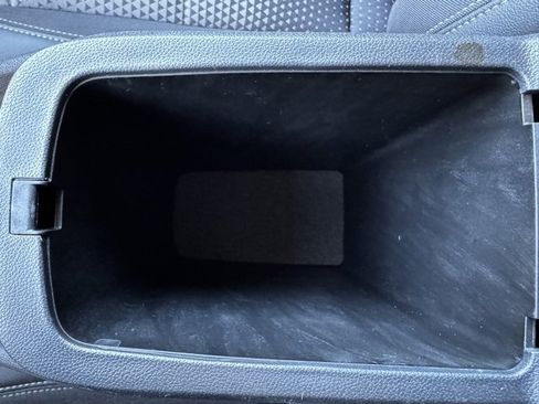 Certified 2025 Chevrolet Trax LT image 18