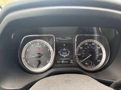 Used 2017 Nissan Titan PRO-4X AWD/4WD image 9