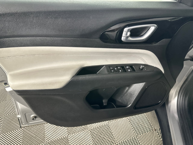 Certified 2022 Jeep Compass Limited AWD/4WD image 6