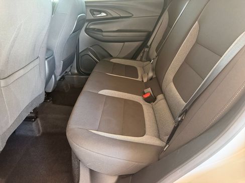 Used 2025 Chevrolet TrailBlazer LT AWD/4WD image 23