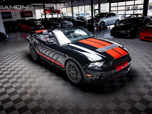 Used 2014 Ford Mustang Shelby GT500 w/ Equipment Group 821A RWD image 3