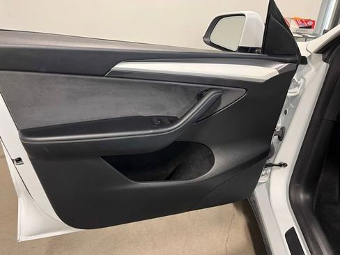 Used 2024 Tesla Model Y Long Range image 22