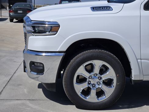 New 2026 RAM 1500 Big Horn AWD/4WD image 6