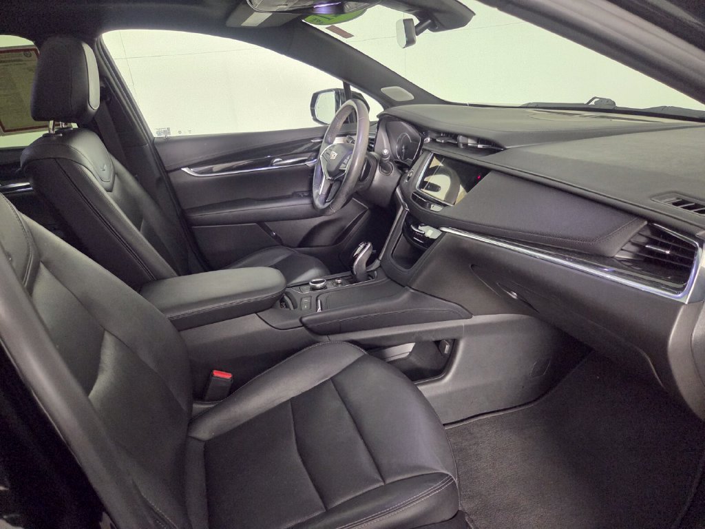 Used 2021 Cadillac XT5 Premium Luxury w/ LPO, Floor Liner Package AWD/4WD image 32