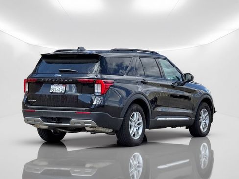 Used 2025 Ford Explorer Active w/ Active Comfort Package RWD image 6