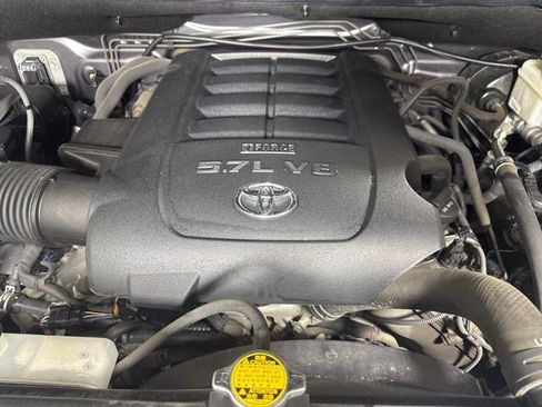 Used 2016 Toyota Tundra Platinum image 9