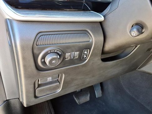 Used 2022 Jeep Wagoneer Series III w/ Premium Group I image 19