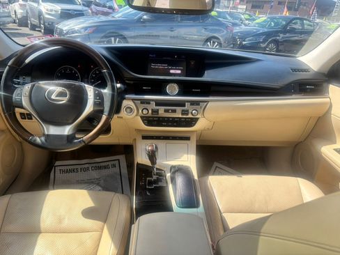 Used 2015 Lexus ES 350 F Sport w/ Luxury Package FWD image 33