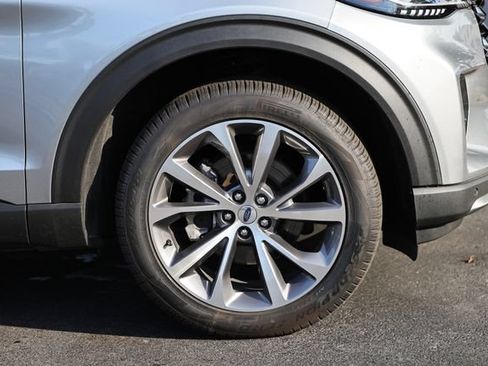 Used 2025 Ford Explorer Platinum w/ Ultimate Package AWD/4WD image 5