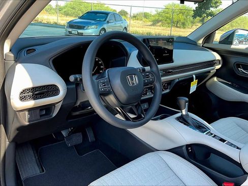New 2026 Honda HR-V LX image 8