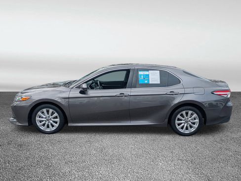 Used 2020 Toyota Camry LE image 8