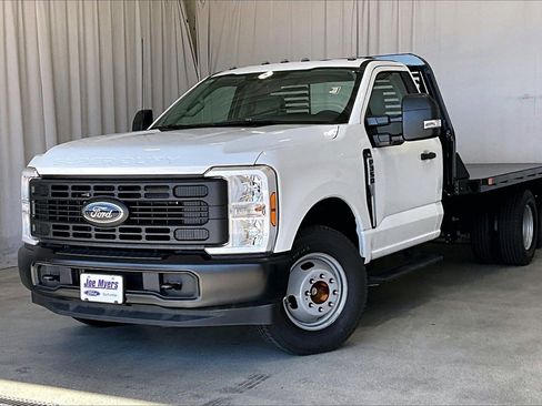 Used 2025 Ford F350 XL image 2