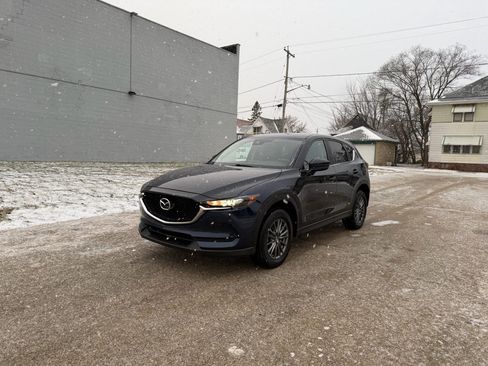 Used 2017 MAZDA CX-5 Touring image 3