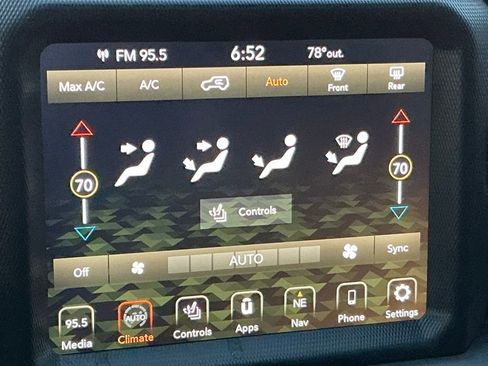 Used 2023 Jeep Wrangler Unlimited Sahara w/ Cold Weather Group image 18