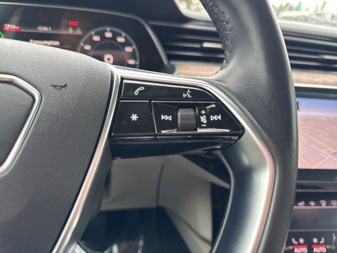 Used 2019 Audi e-tron Prestige w/ Prestige Package image 38