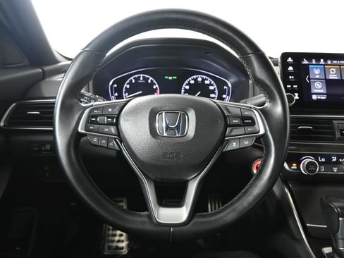 Used 2018 Honda Accord Sport image 39