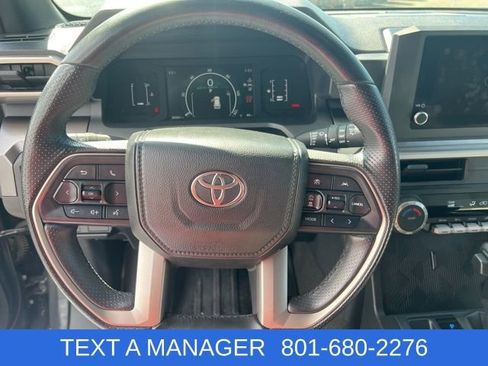 Used 2025 Toyota 4Runner SR5 AWD/4WD image 21
