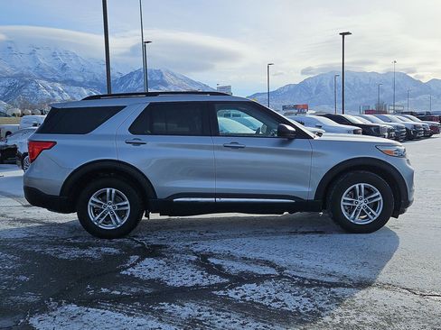 Used 2023 Ford Explorer XLT w/ Equipment Group 202A image 2