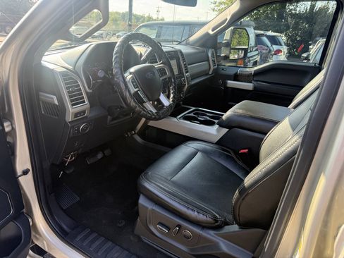 Used 2017 Ford F250 Lariat w/ FX4 Off-Road Package AWD/4WD image 8