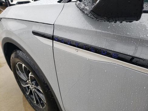 New 2026 Lincoln Nautilus Premier image 12