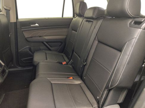 Used 2023 Volkswagen Atlas SE w/ Black Wheel Package FWD image 18