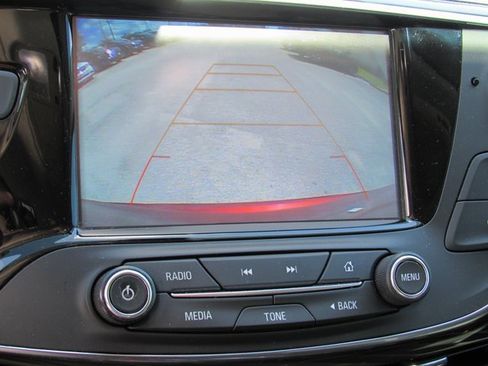 Used 2019 Buick Envision Essence image 18