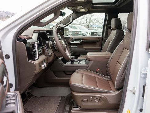 Used 2026 GMC Sierra 1500 Denali AWD/4WD image 11