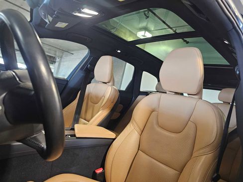 Used 2022 Volvo XC60 B5 Inscription w/ Advanced Package AWD/4WD image 29