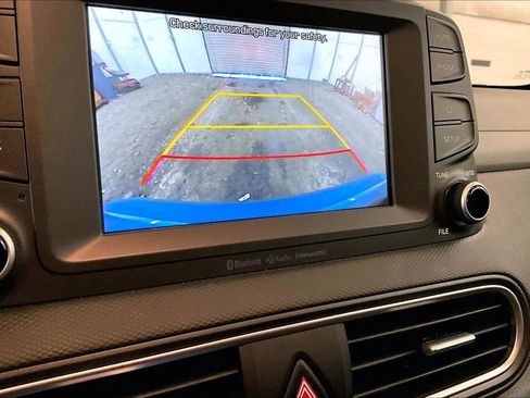 Used 2019 Hyundai Kona SEL image 18