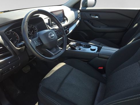 Used 2025 Nissan Rogue SV AWD/4WD image 22