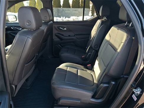 Used 2022 Chevrolet Traverse RS image 10