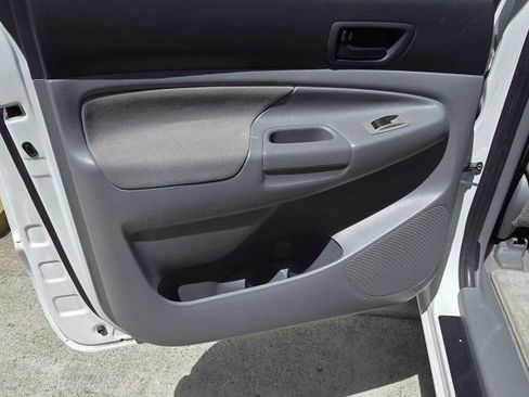 Used 2006 Toyota Tacoma PreRunner RWD image 30