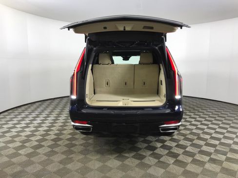 Used 2021 Cadillac Escalade Premium Luxury image 22