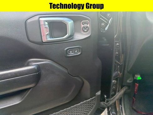 Used 2023 Jeep Gladiator Sport AWD/4WD image 9