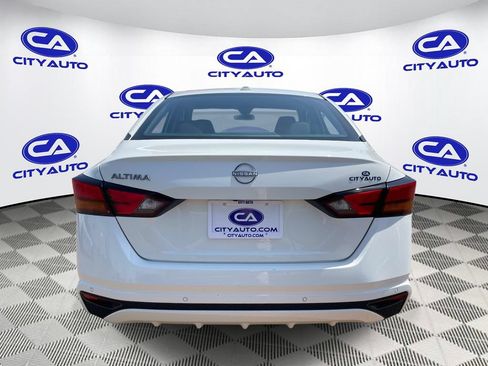 Used 2025 Nissan Altima 2.5 SV FWD image 5