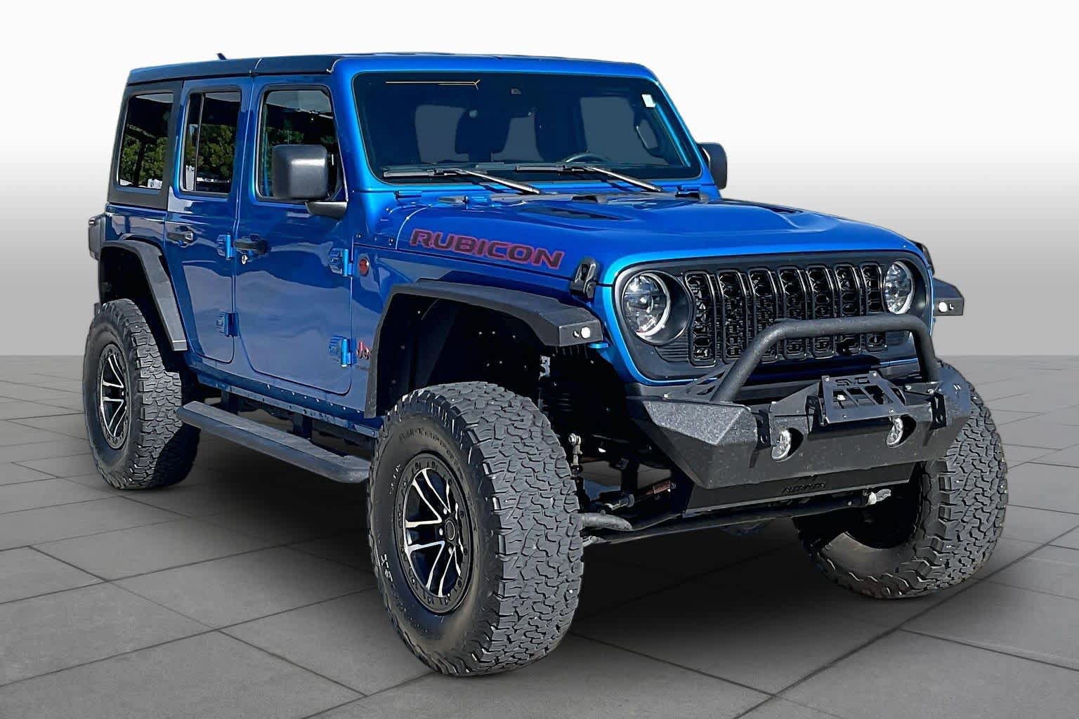 Used 2024 Jeep Wrangler Unlimited Rubicon w/ XTREMEE 35" Tire Package AWD/4WD image 3
