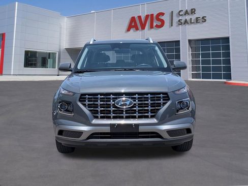 Used 2025 Hyundai Venue SEL FWD image 2