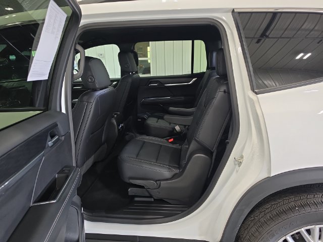 Used 2026 GMC Acadia Elevation w/ Elevation Premium Package AWD/4WD image 24