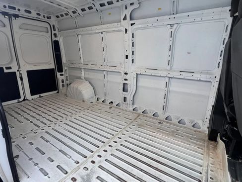 Used 2025 RAM ProMaster 2500 w/ Convenience Group FWD image 16