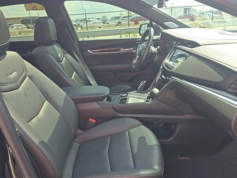 Used 2024 Cadillac XT5 Premium Luxury w/ Technology Package AWD/4WD image 7