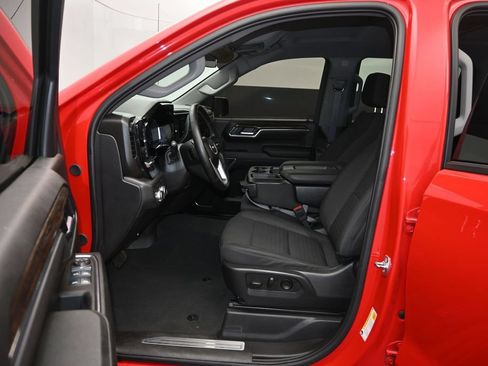 Used 2025 GMC Sierra 1500 Elevation w/ X31 Off-Road Package AWD/4WD image 11
