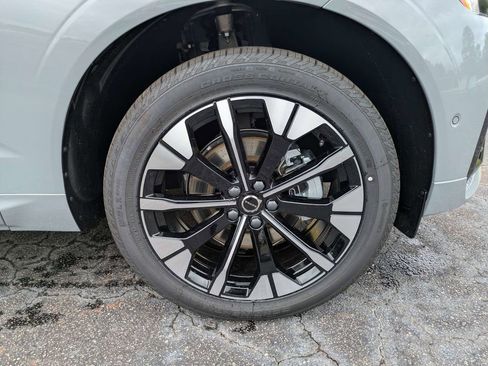 Used 2026 Volvo XC60 B5 Plus w/ Protection Package Premier AWD/4WD image 11