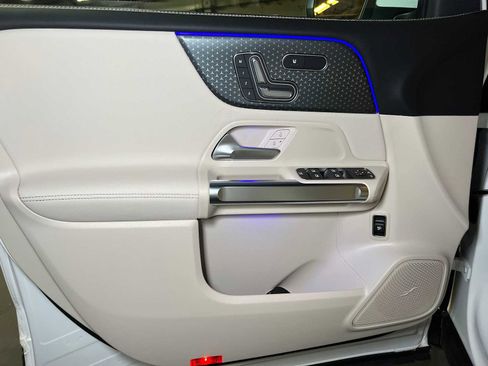 Used 2025 Mercedes-Benz GLB 250 image 19