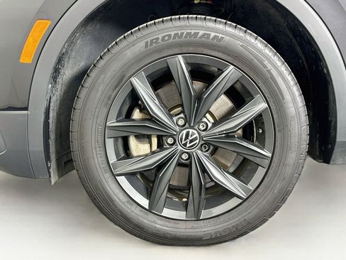 Used 2024 Volkswagen Tiguan SE AWD/4WD image 11
