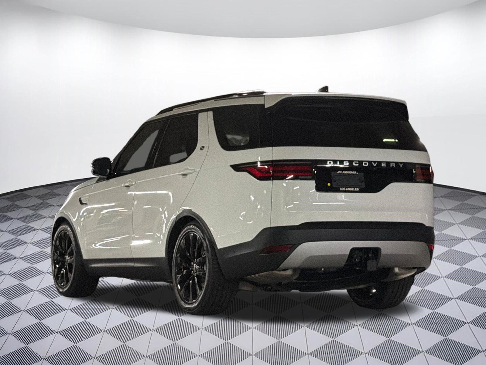 New 2026 Land Rover Discovery S AWD/4WD image 3