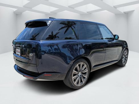 Used 2023 Land Rover Range Rover Autobiography AWD/4WD image 3