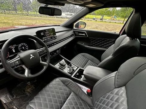 Used 2023 Mitsubishi Outlander SEL Black Edition AWD/4WD image 13